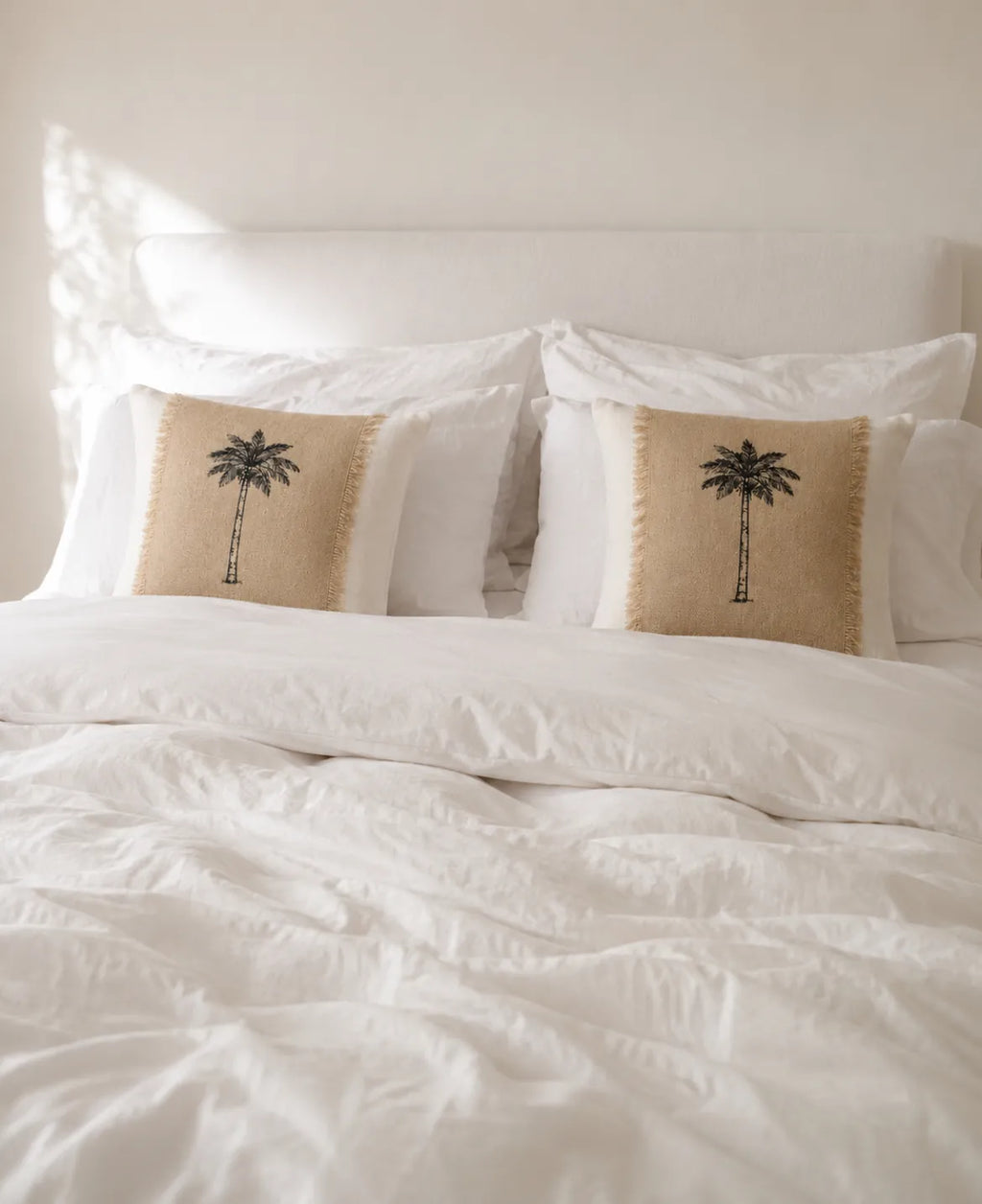 Cojin Nala palmera fondo Yute – vista adicional 1