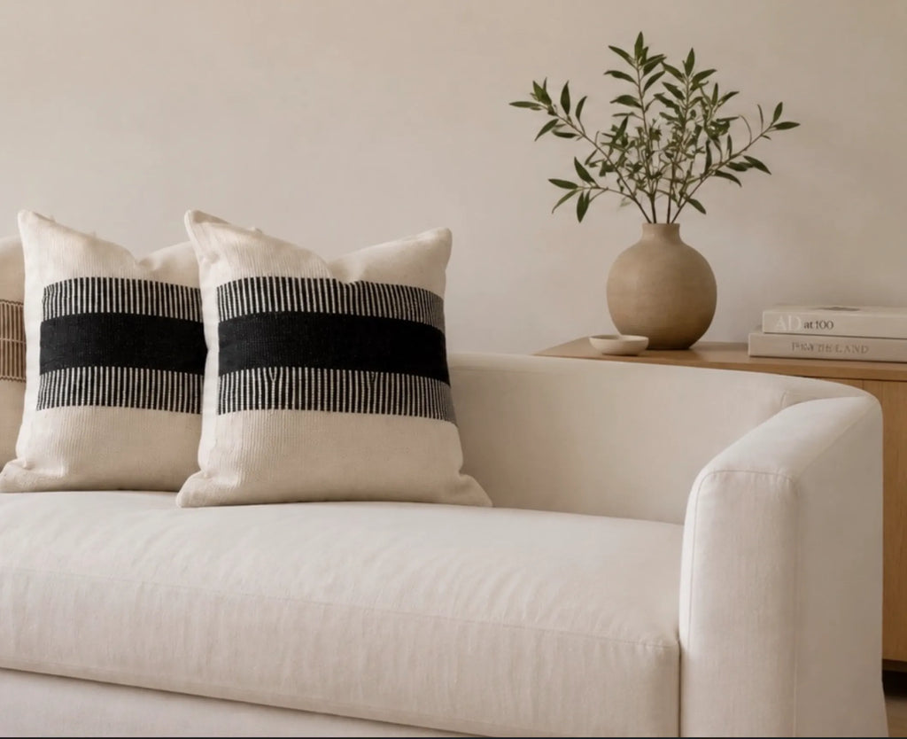 Cojin Santa Cruz grecas negro – vista adicional 3