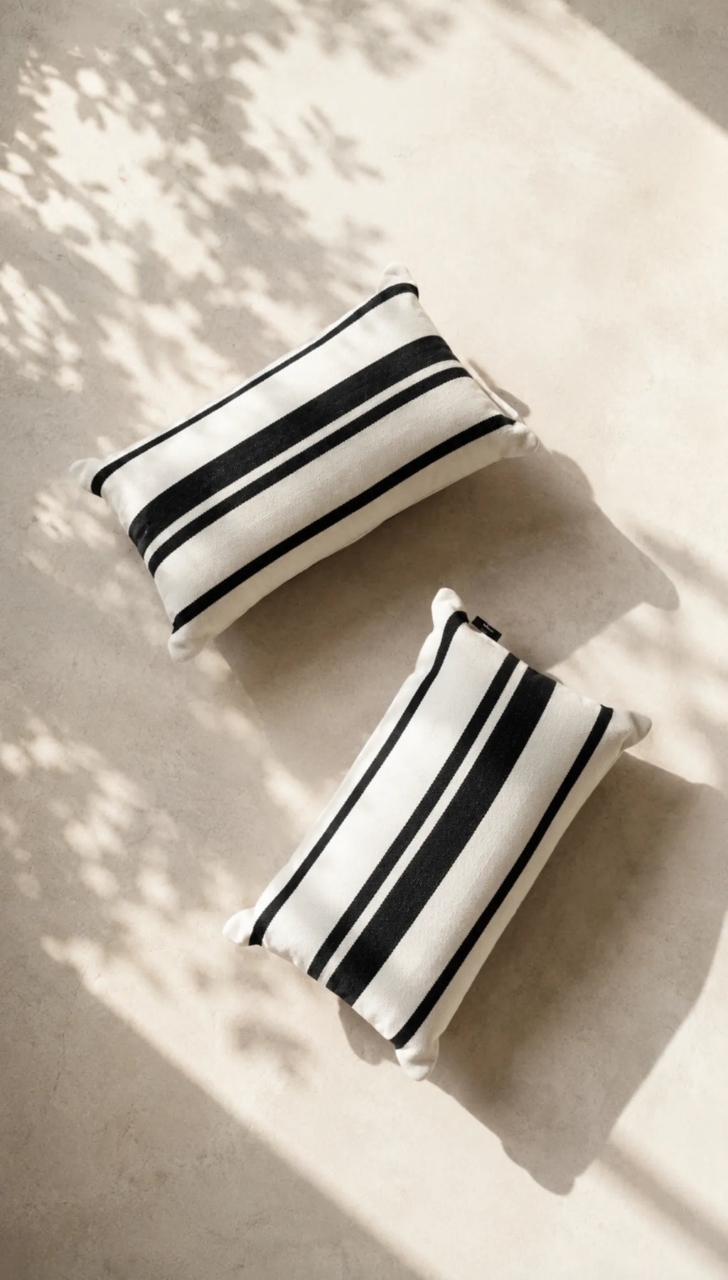 Cojin Santa Cruz rectangular rayas Negro/crudo – vista principal
