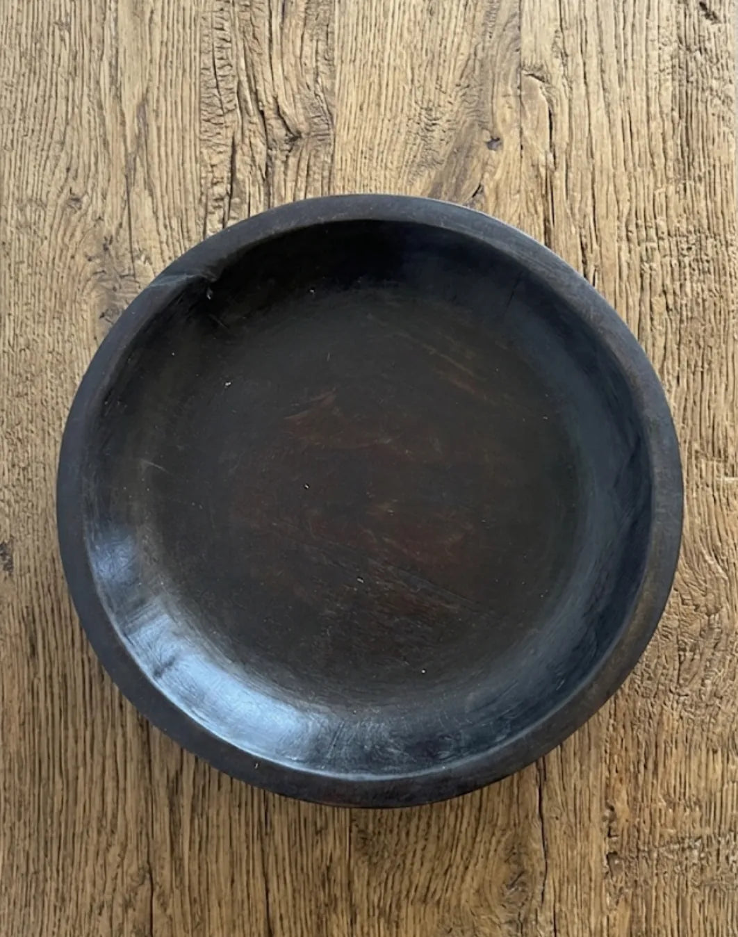 Fuente Nativa de madera oscura – vista principal