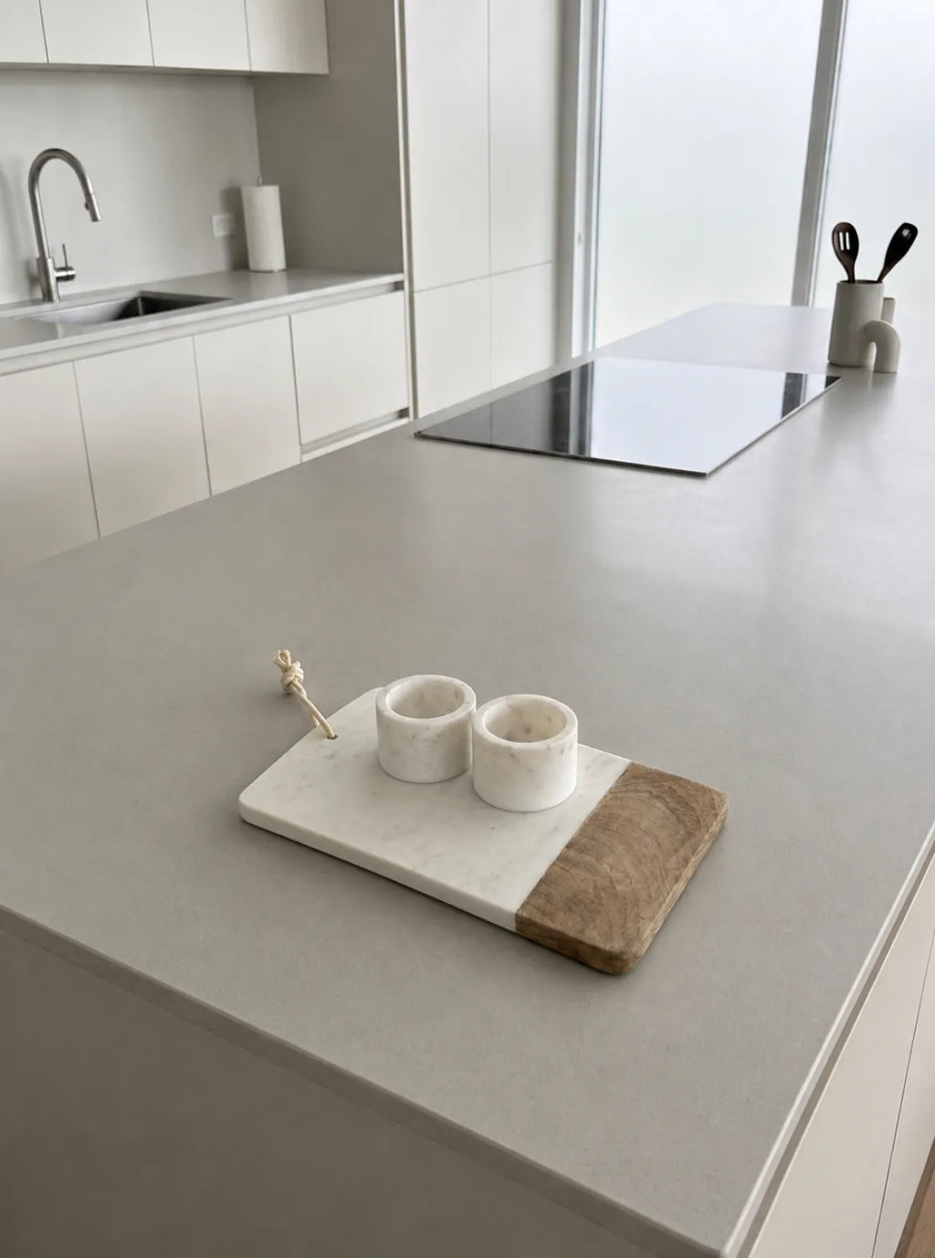 Tabla de marmol blanca con madera – vista adicional 1