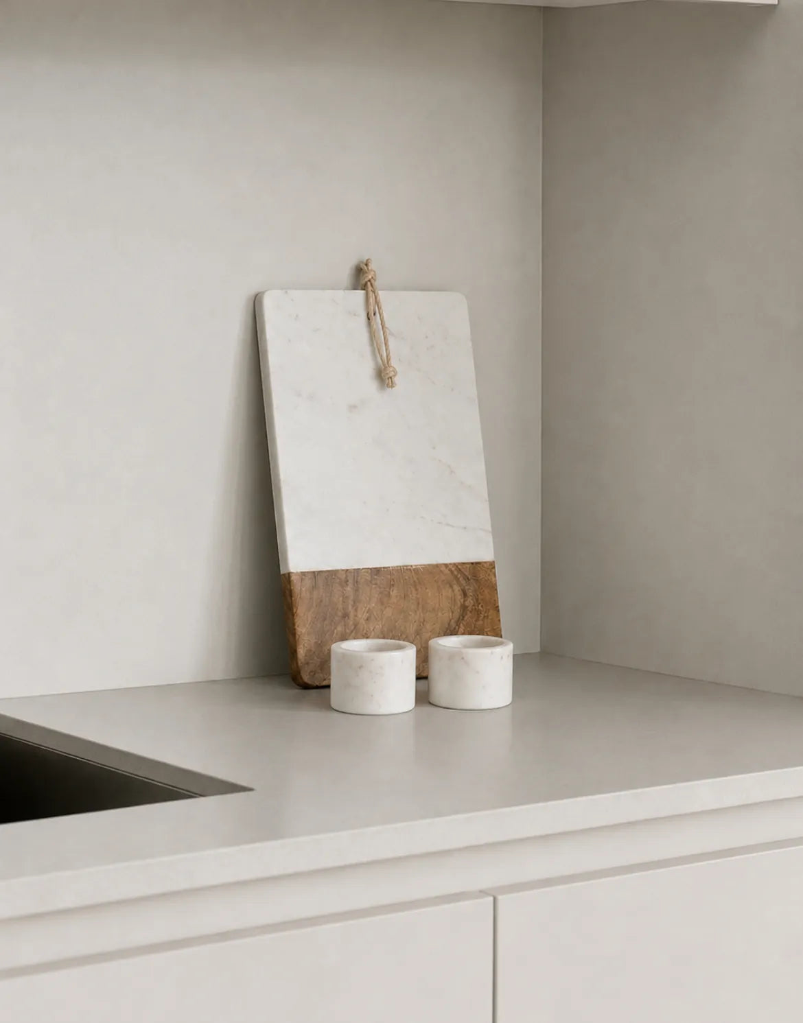 Tabla de marmol blanca con madera – vista adicional 2